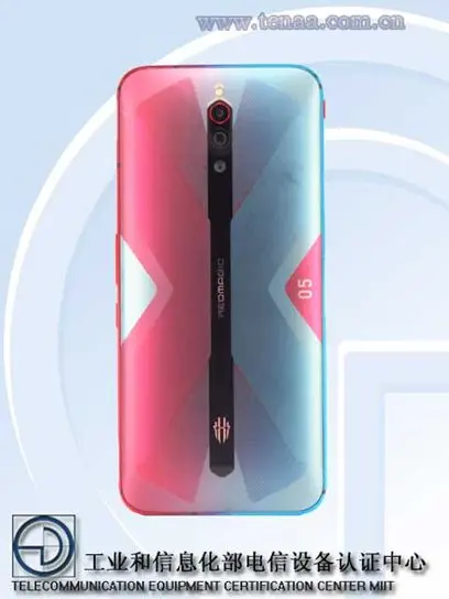 游戏玩着手机突然变黑_手机打游戏突然变黑色_玩手机游戏手机突然变黑了